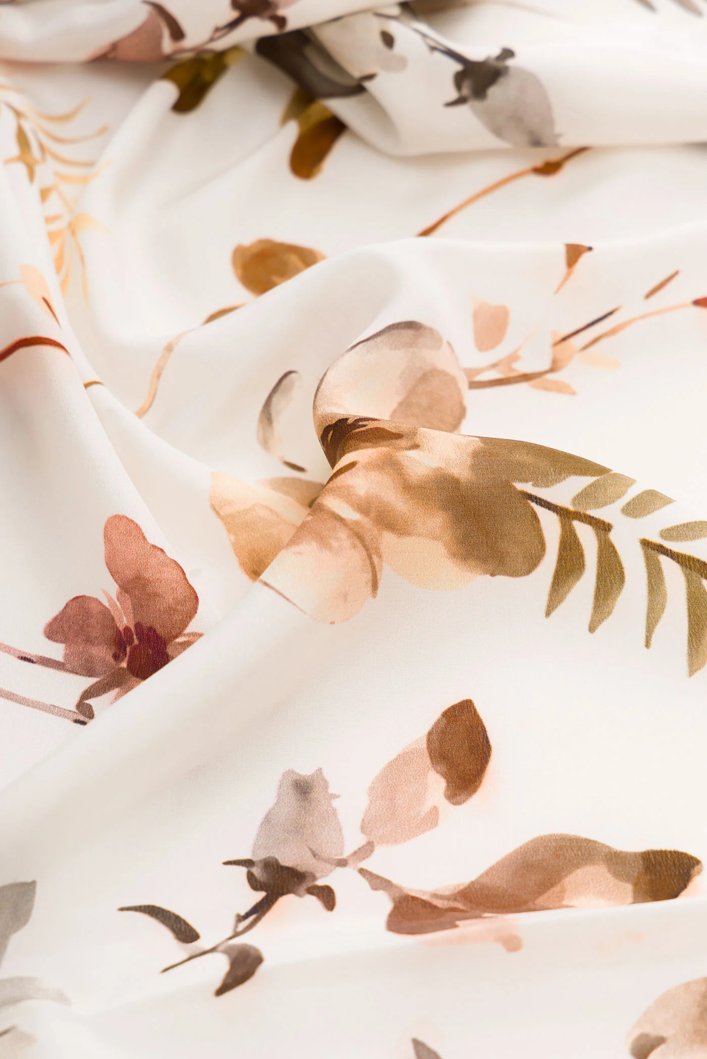 Off White Dual Tone Mysore Crepe Saree - Image 2