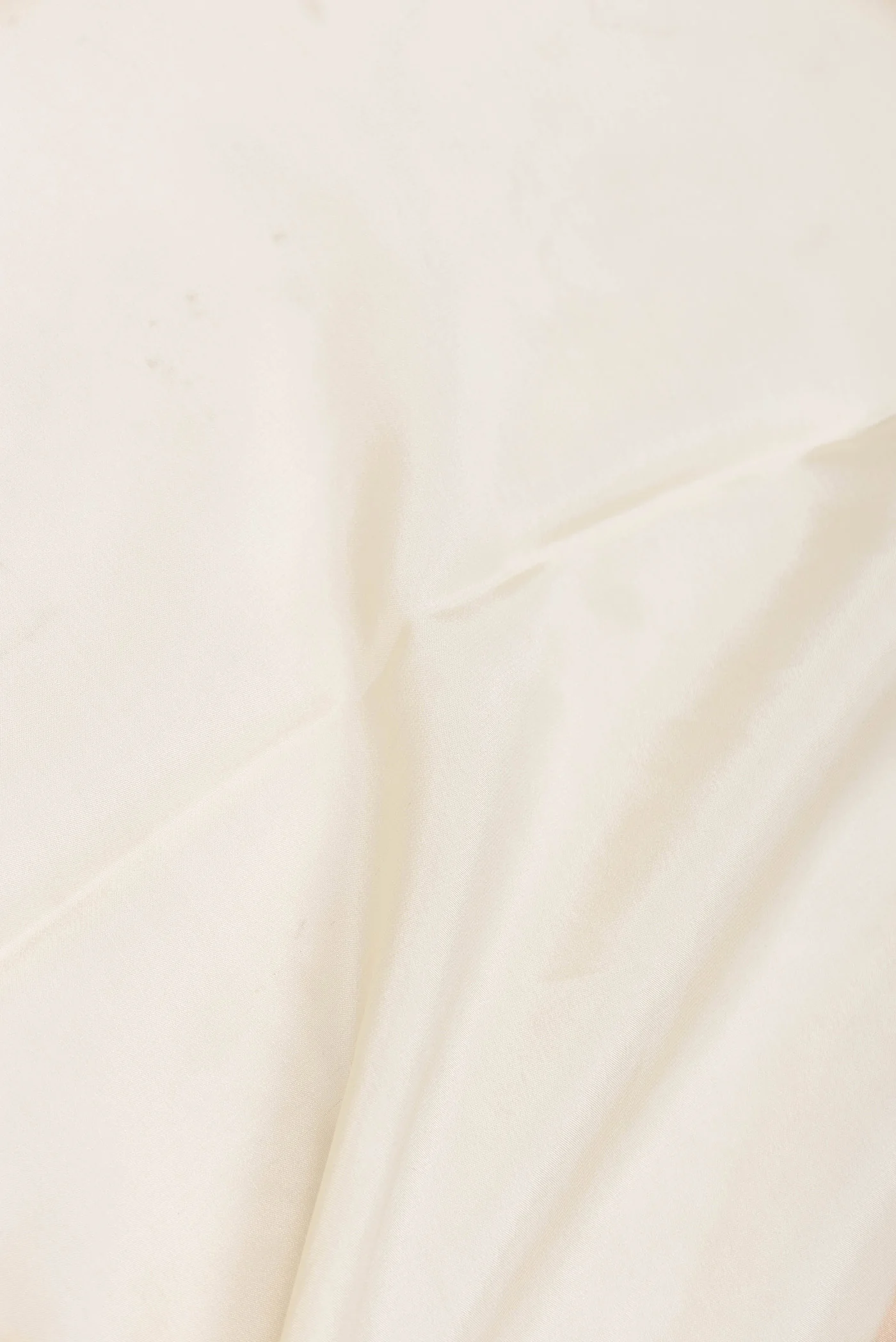 Off White Dual Tone Mysore Crepe Saree - Image 2
