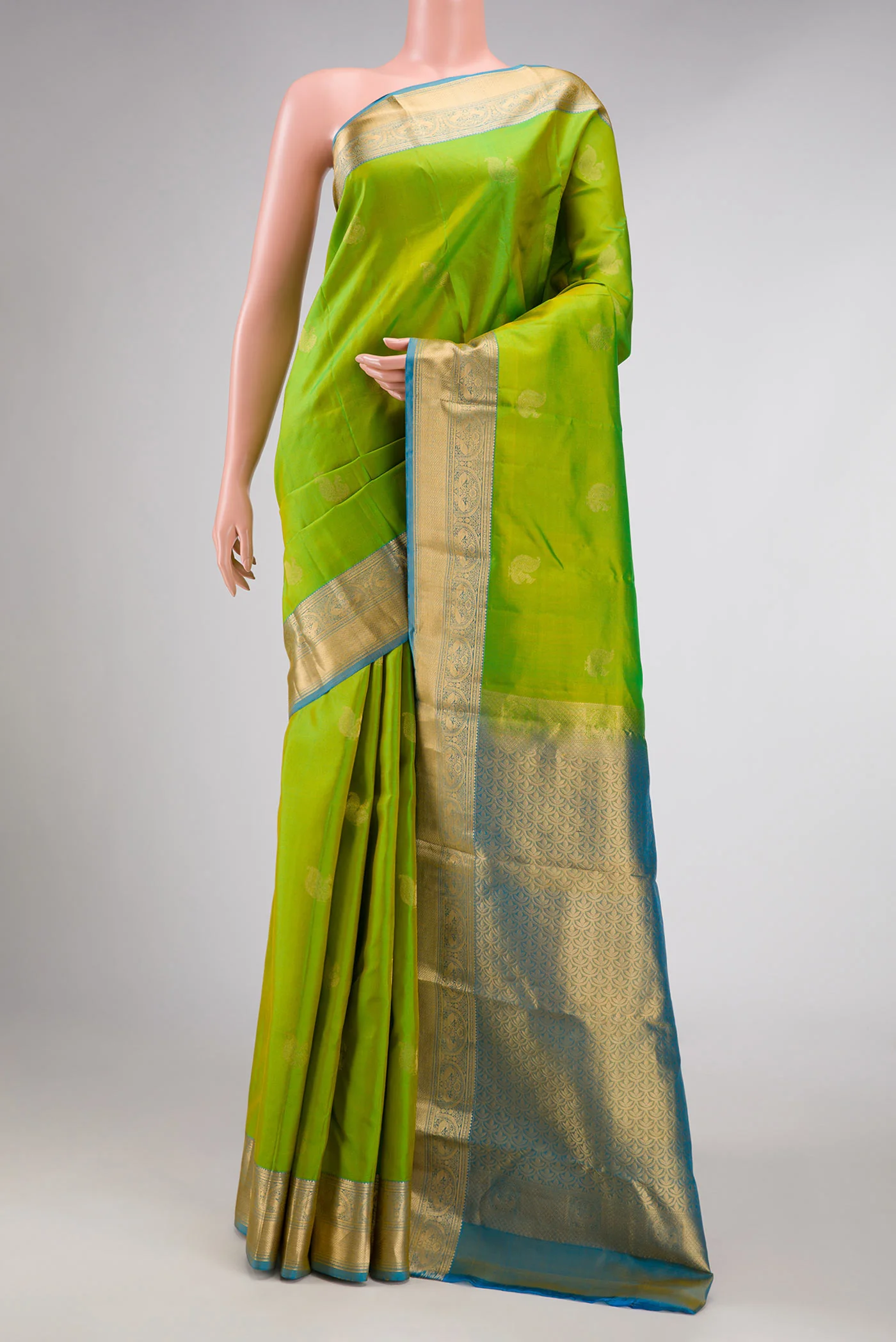 Parrot Green Dual Tone Kanchipuram Silk Saree