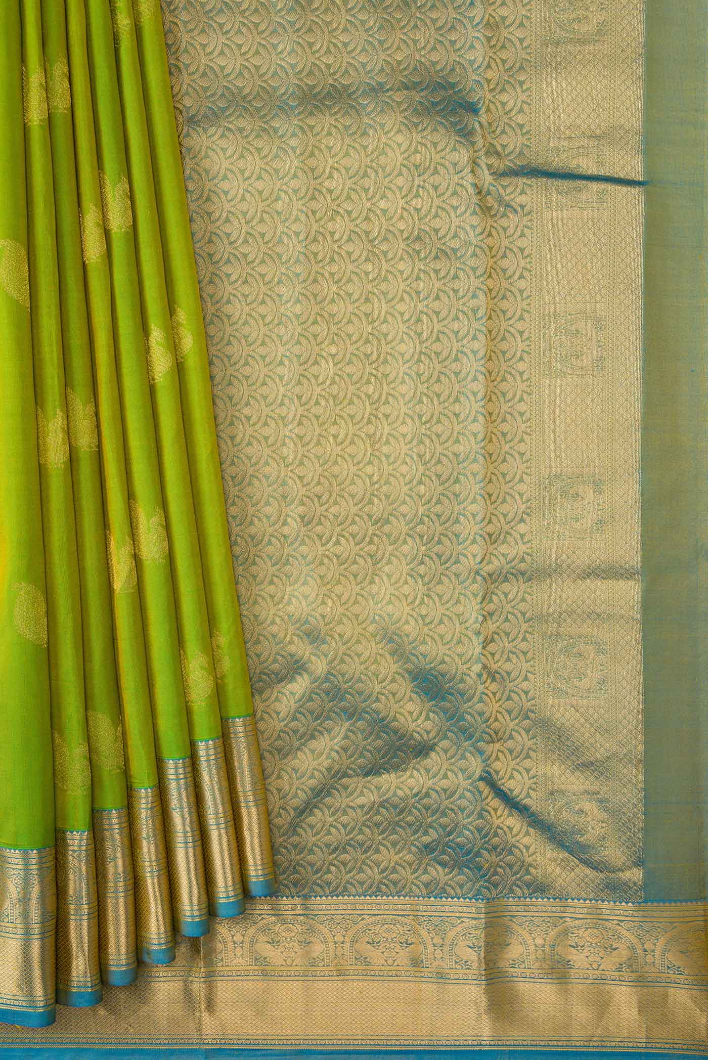 Parrot Green Dual Tone Kanchipuram Silk Saree - Image 4