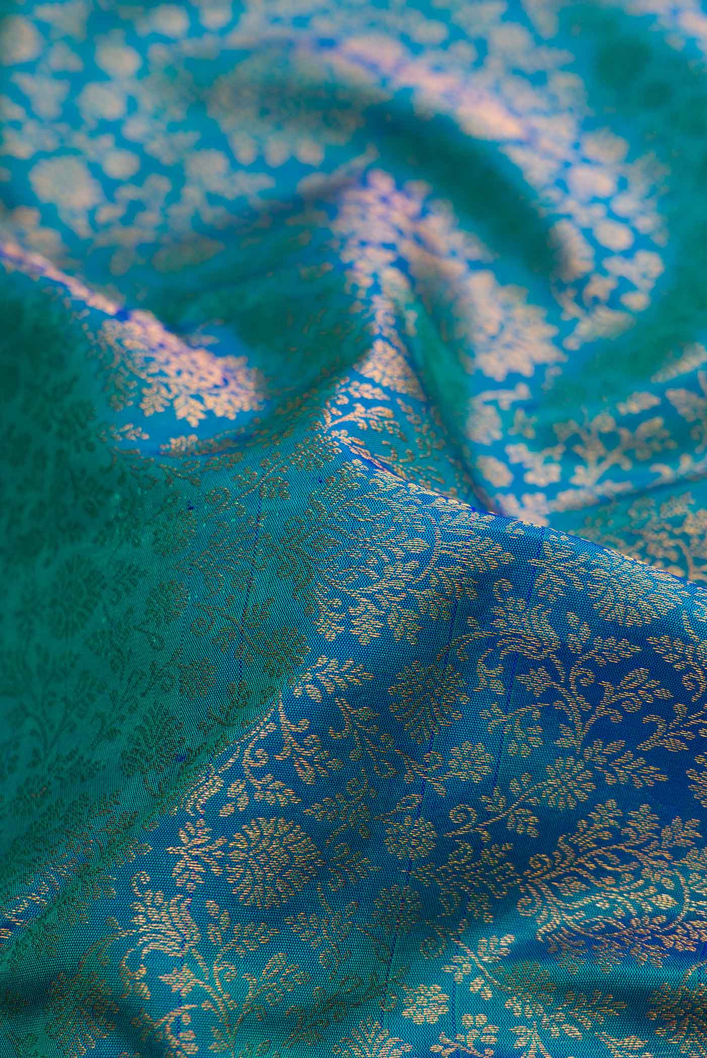Peacock Blue Dual Tone Kanjivaram Silk Saree - Image 2