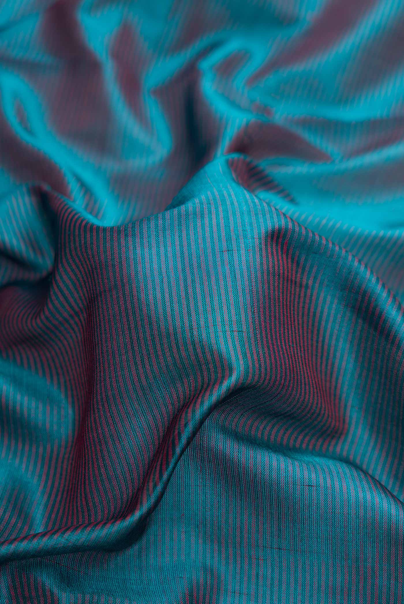 Peacock Blue Dual Tone Maheshwari Silk Saree - Image 2