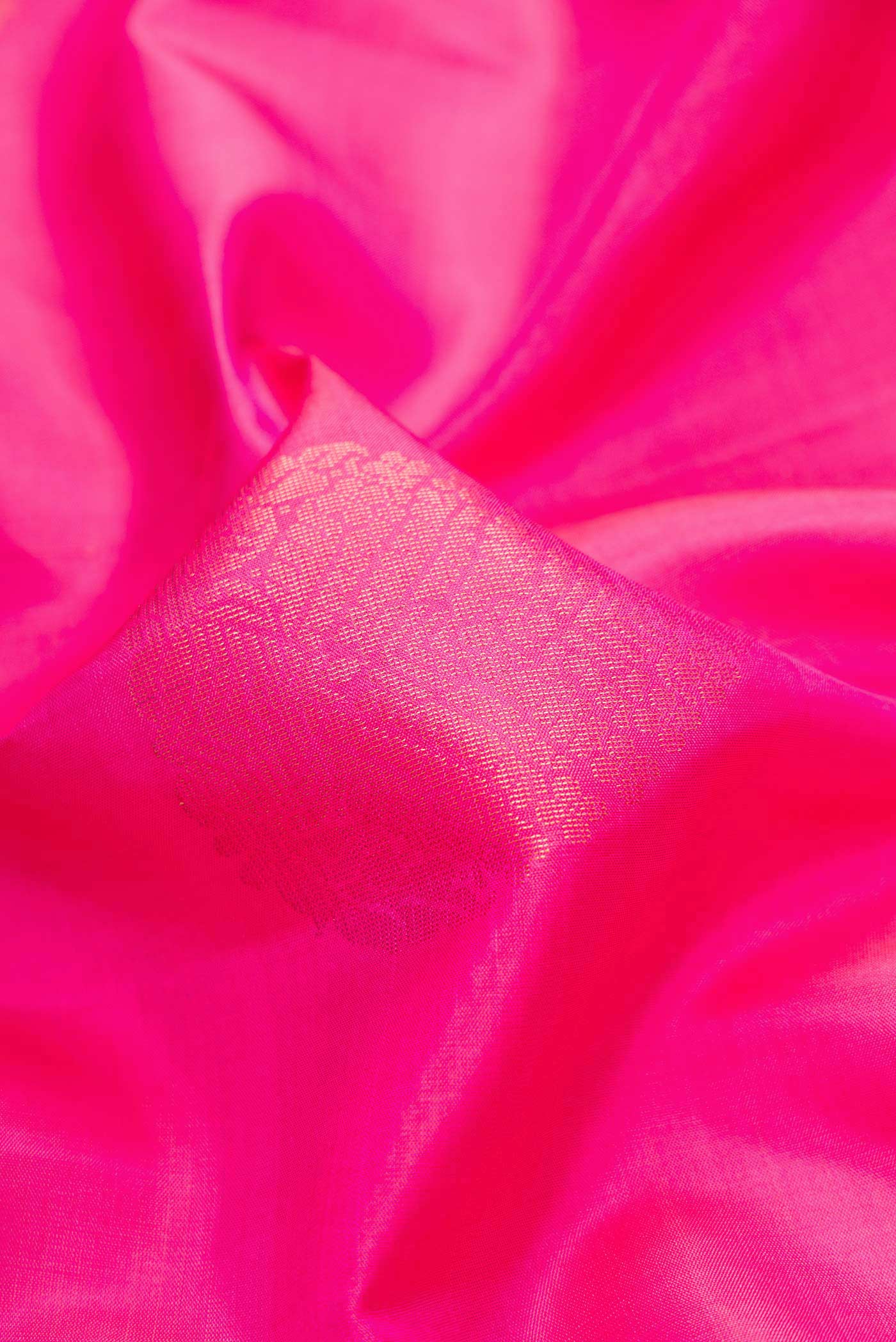 Pink Dual Tone Soft Silk Saree - Image 2
