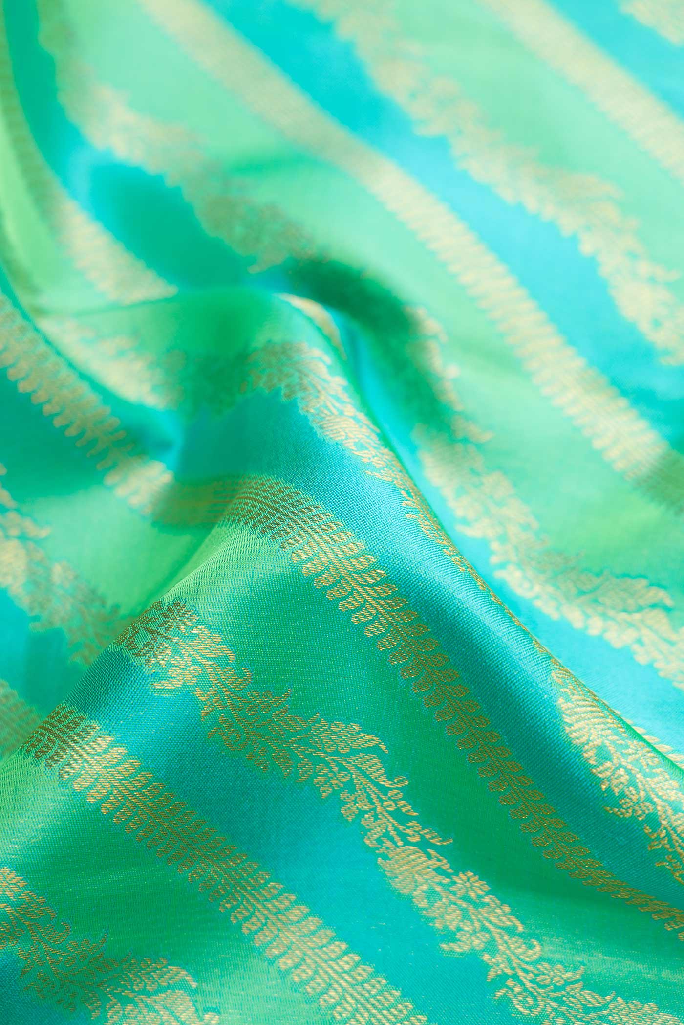 Sea Green and Sky Blue Color Kanjivaram Silk Saree - Image 2