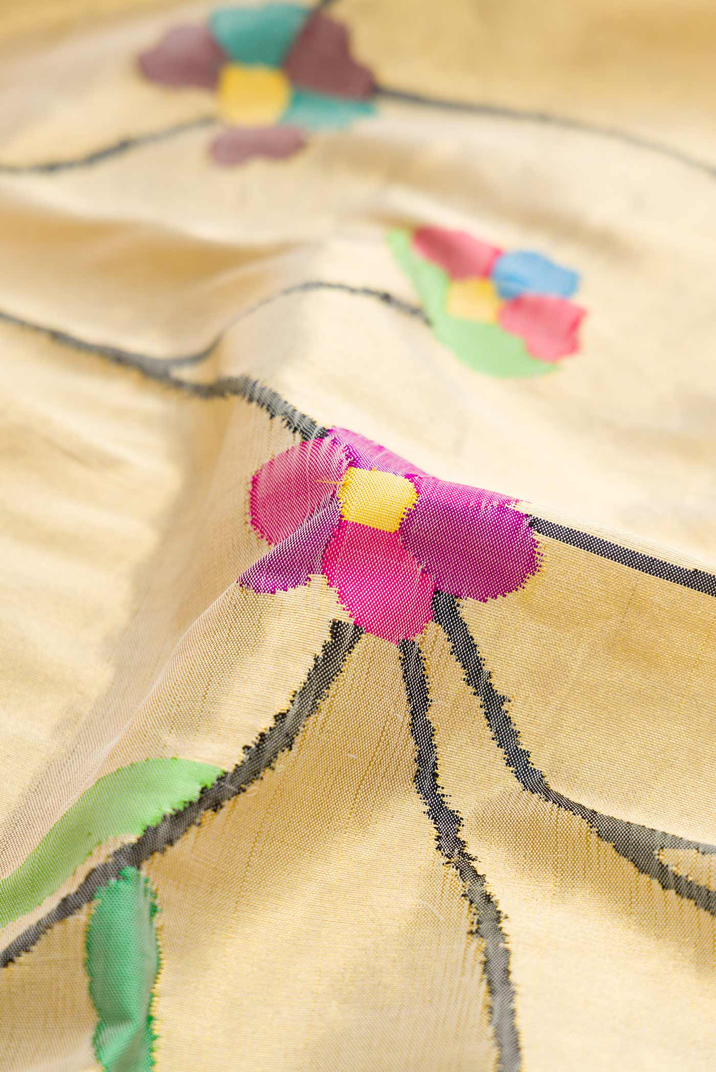 Pure Silk Pure Zari Gold Dual Tone Paithani Saree - Image 2