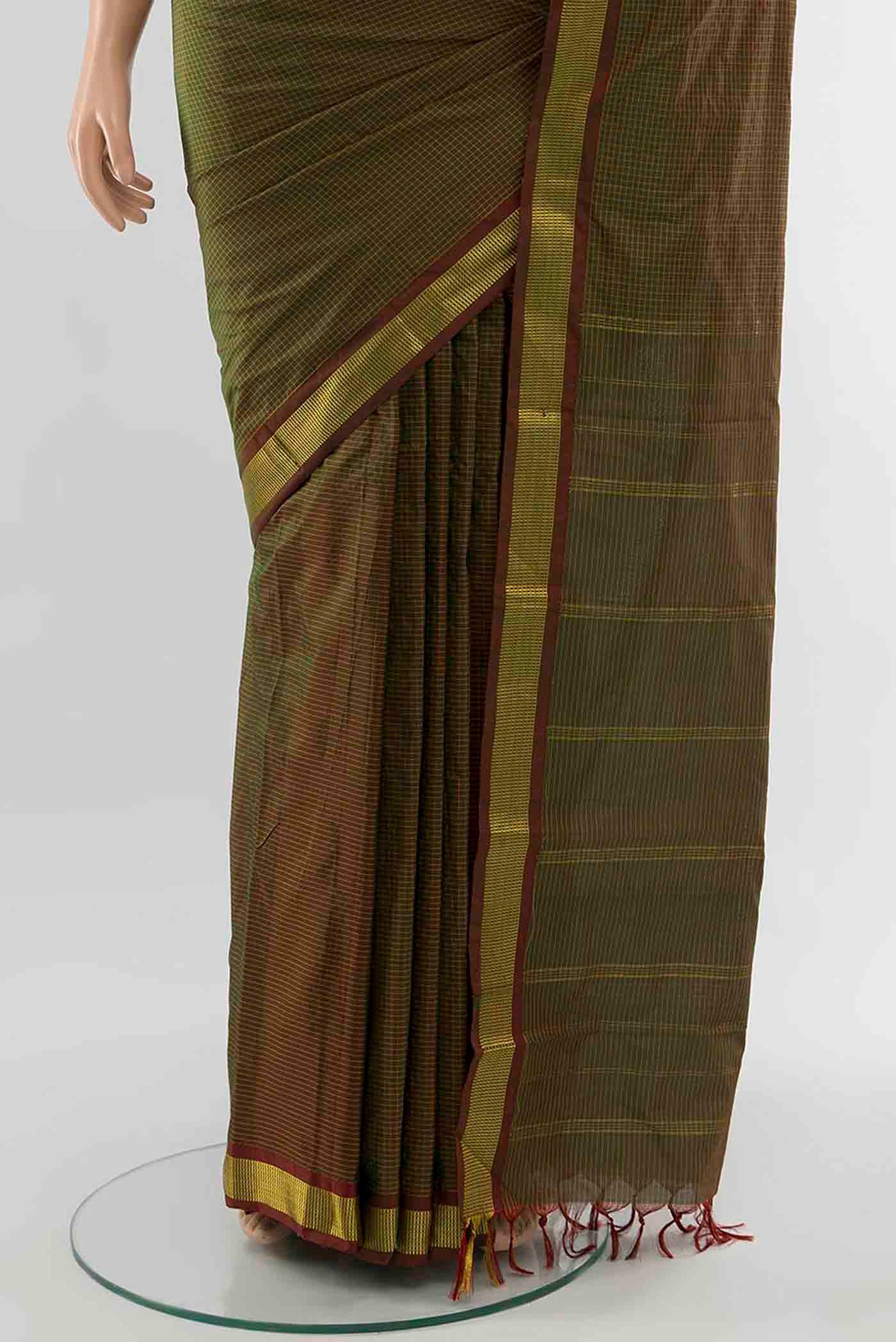 Green with Maroon Color Kanchipuram Silk Saree - Image 3