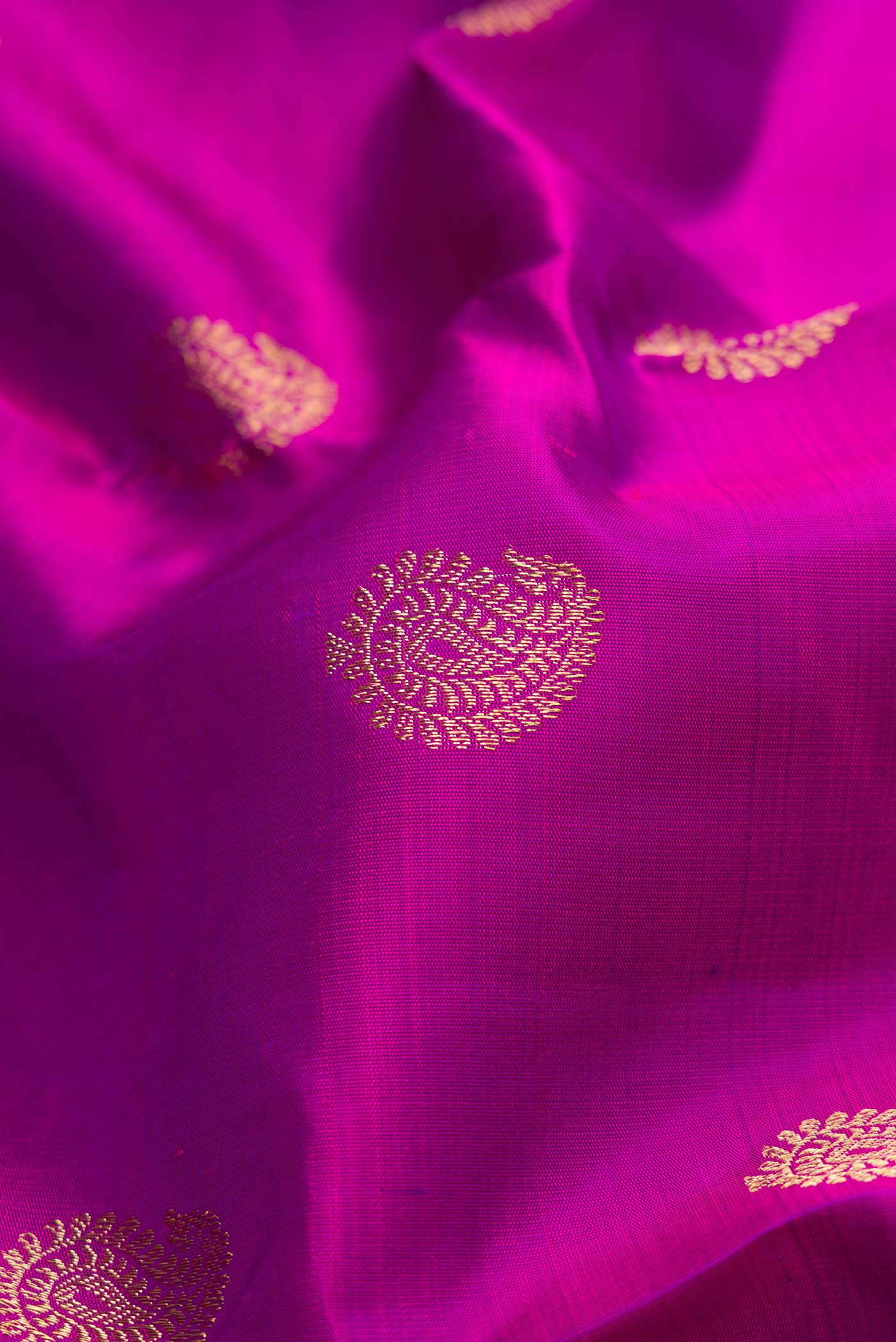 Pure Silk Pure Zari Purple Dual Tone Kanjivaram Saree - Image 2