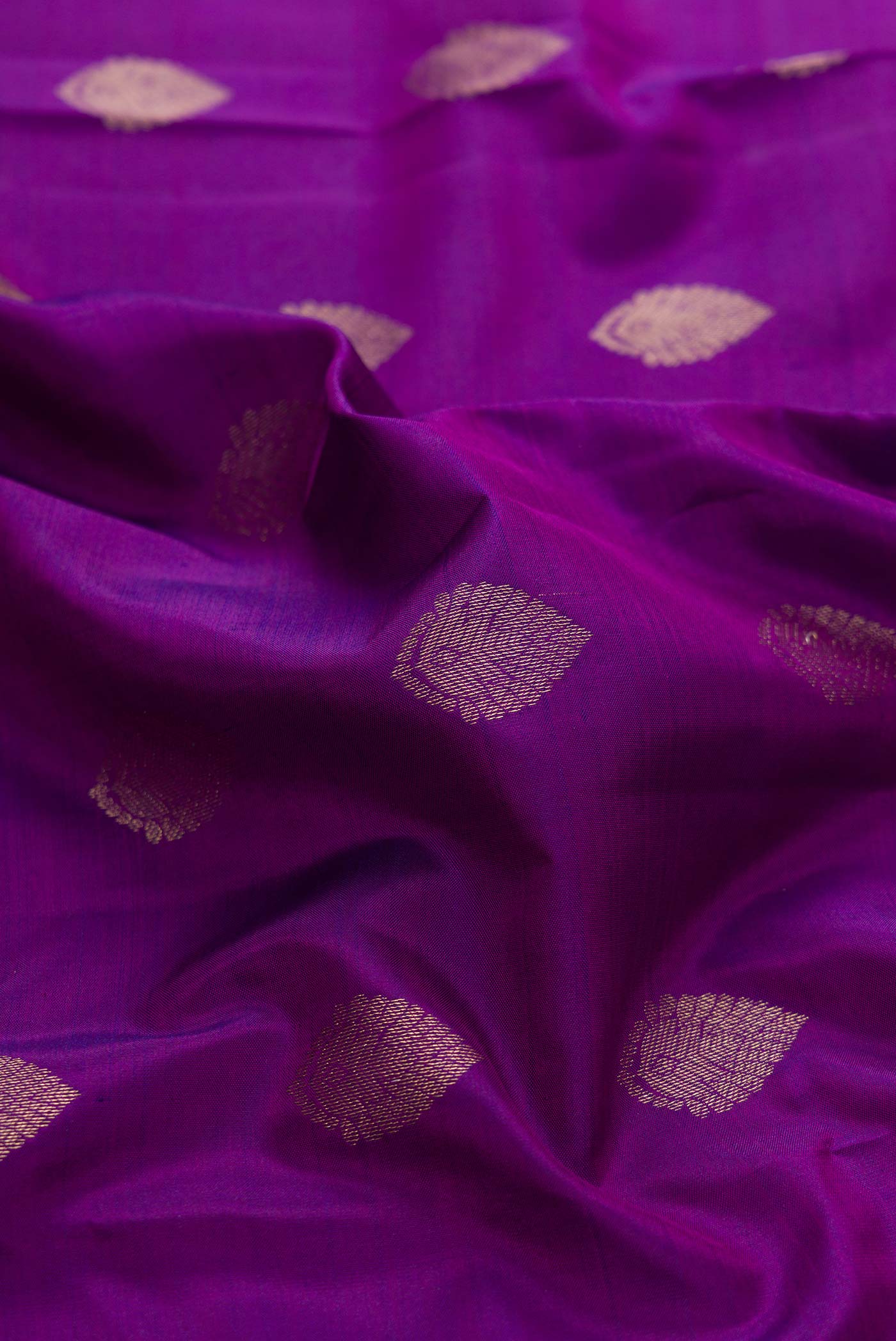 Purple Dual Tone Kanchipuram Silk Saree - Image 2