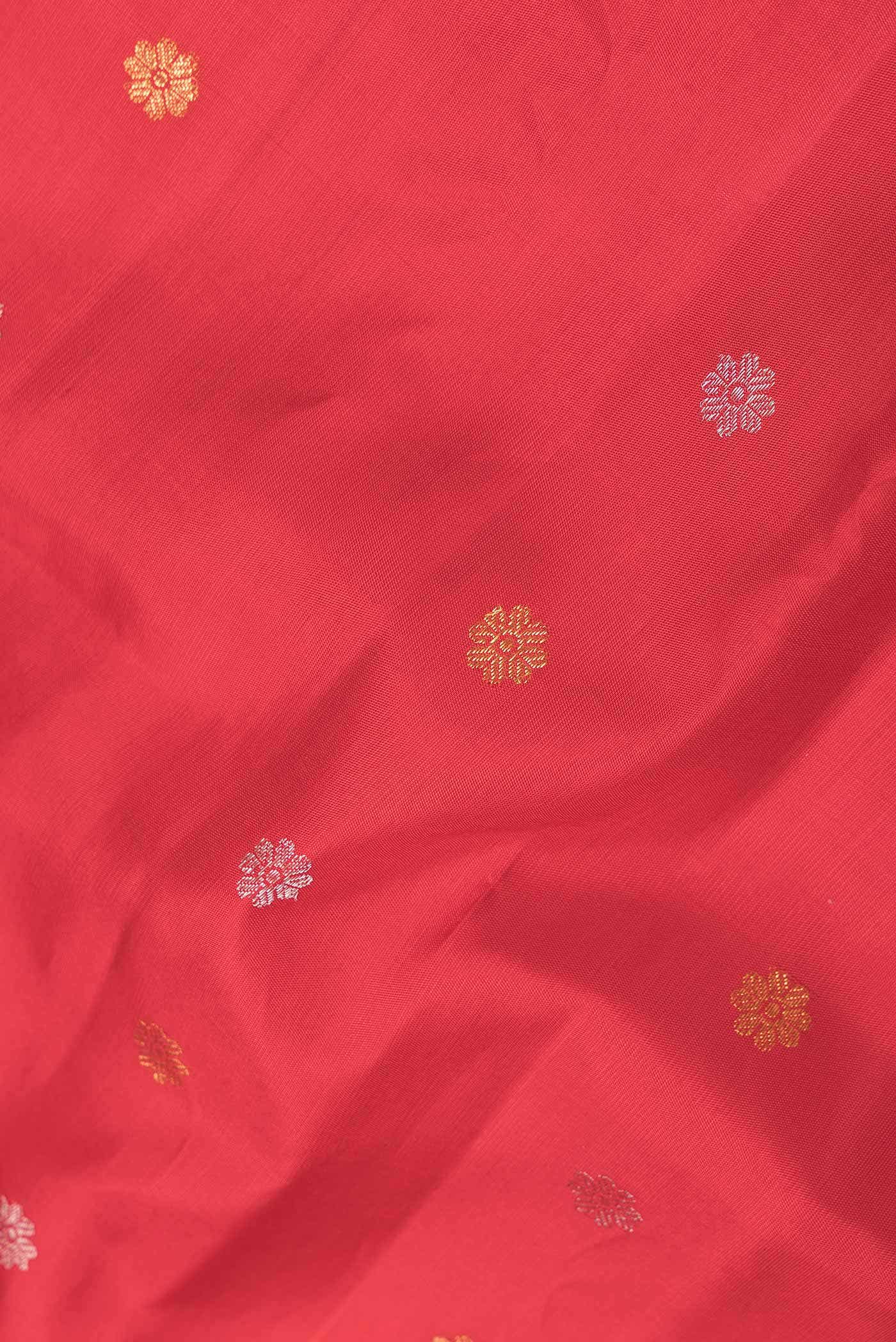 Red Dual Tone Gadwal Silk Saree - Image 3