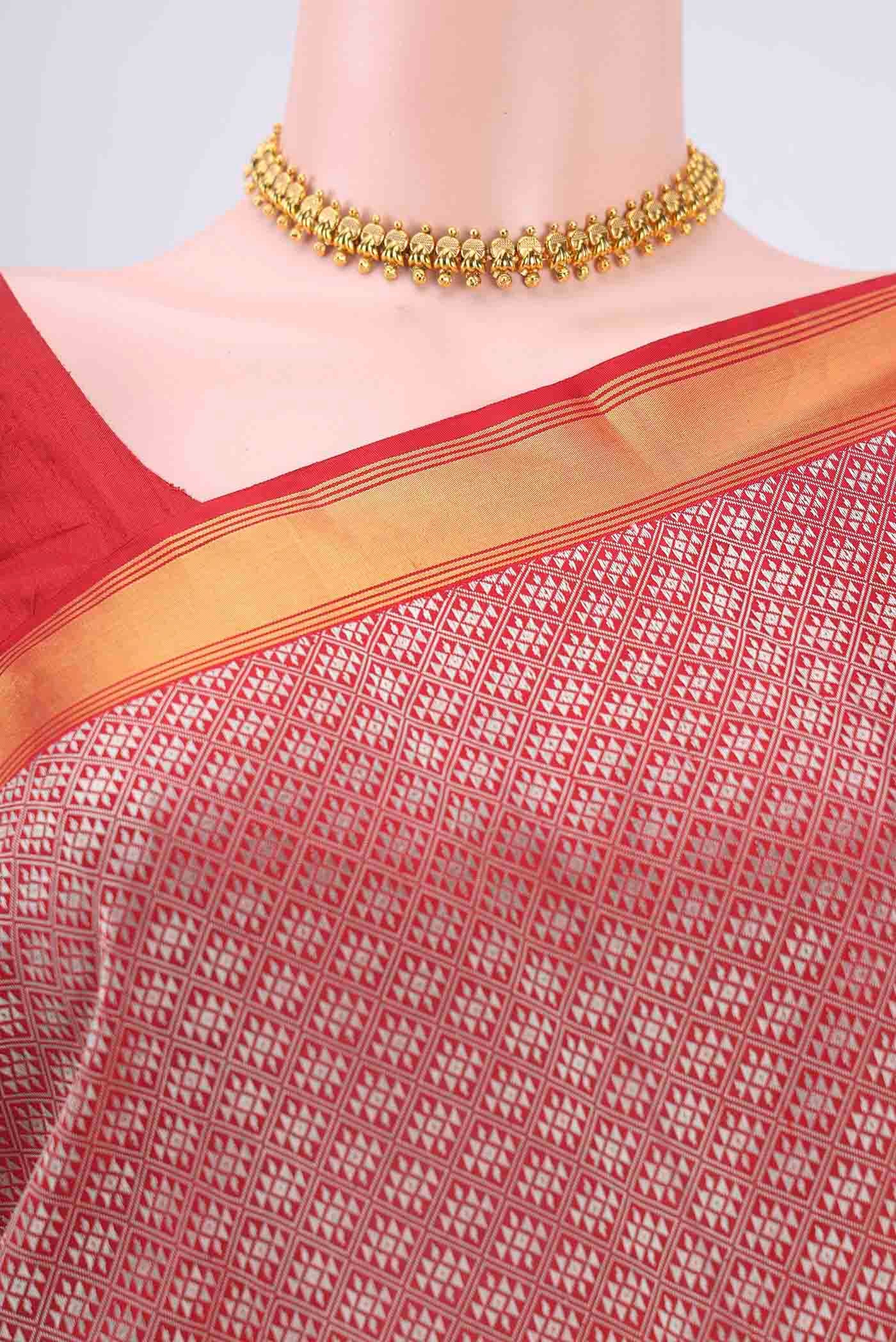 Red Dual Tone Kanjivaram Silk Saree - Image 2