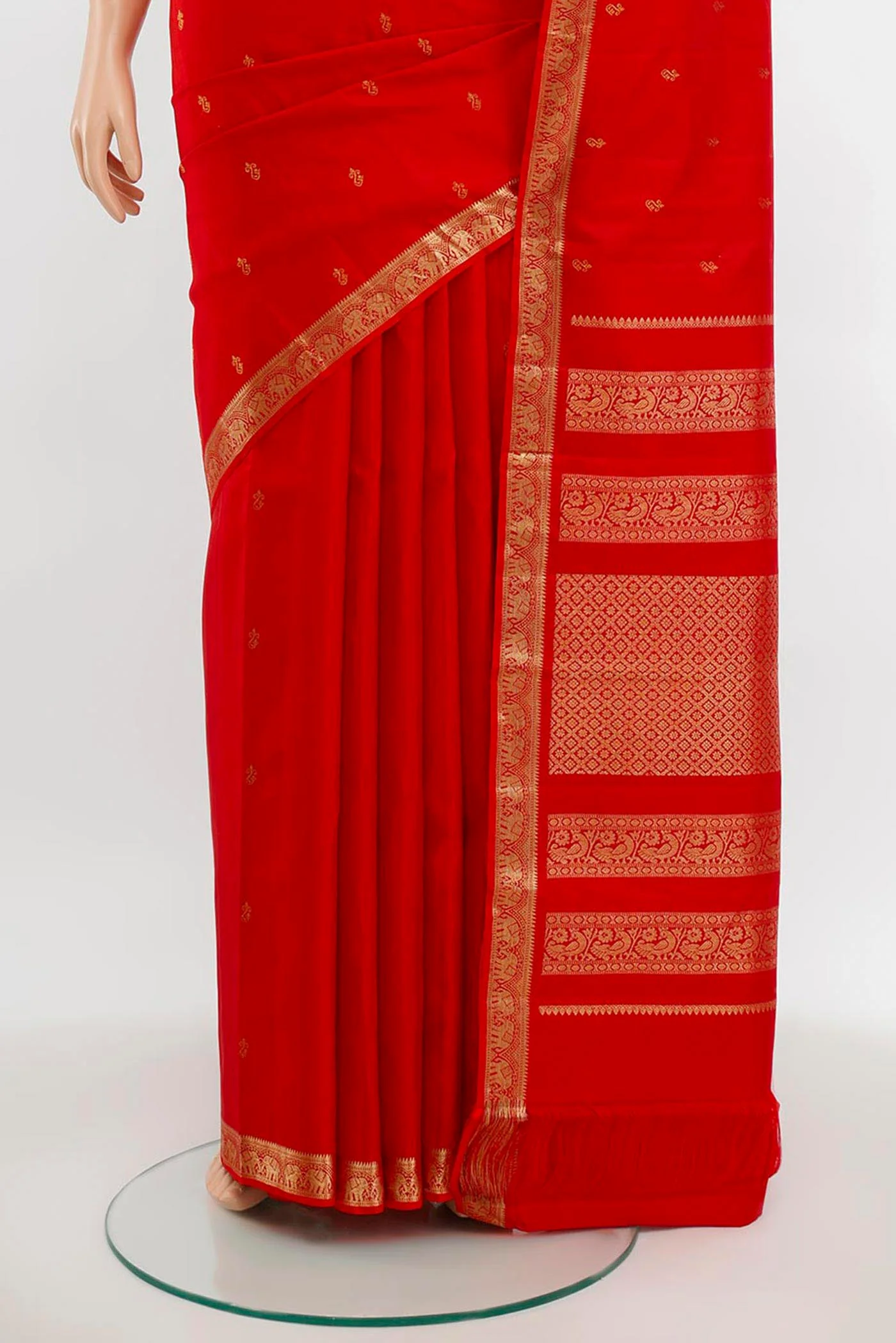 Red Kanchipuram Silk Saree - Image 3