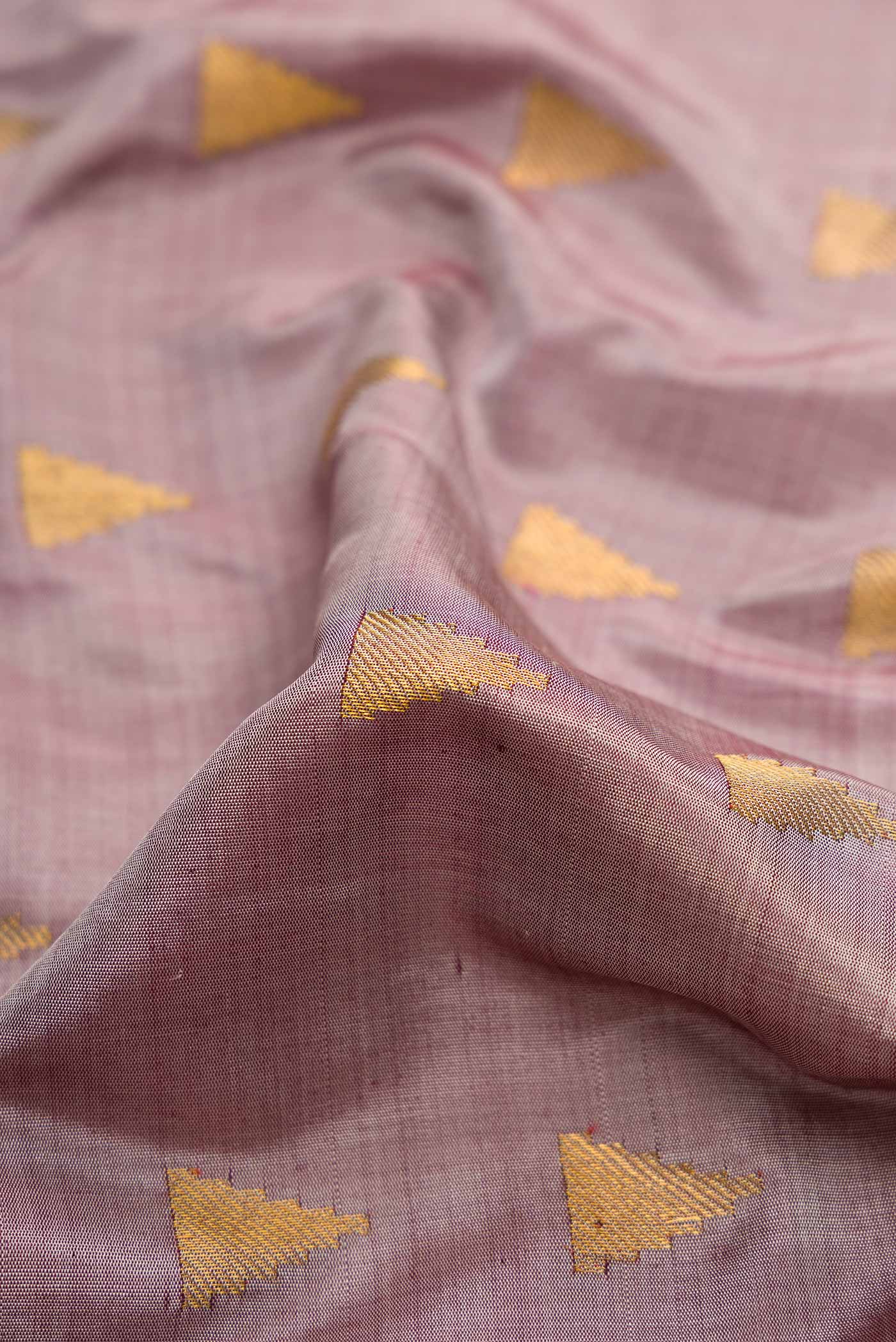 Lavender Gadwal Silk Saree - Image 2