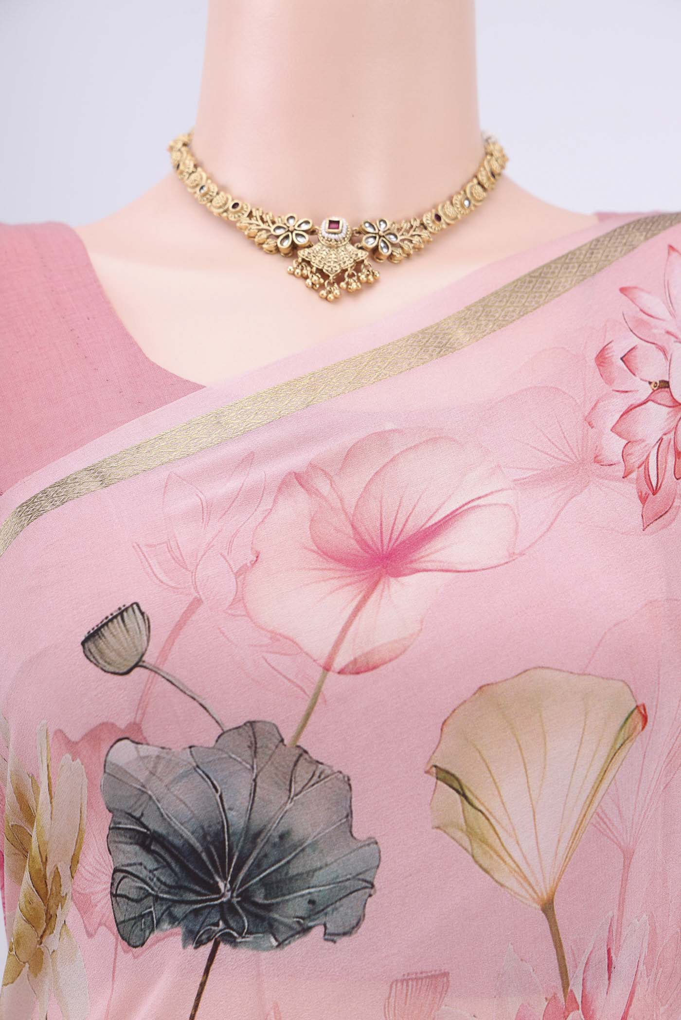 Rose pink Crepe Saree - Image 2