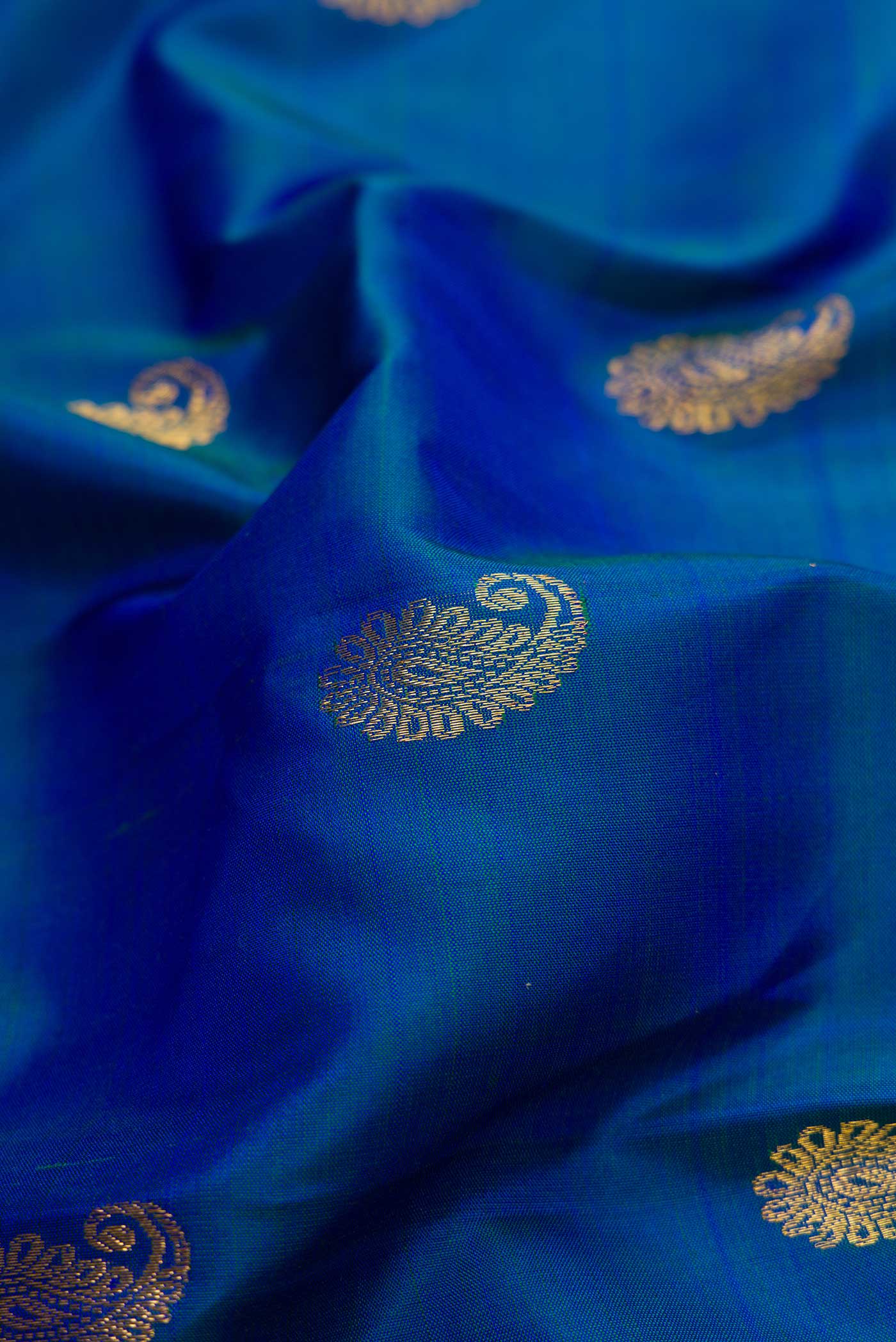 Royal Blue Dual Tone Kanjivaram Silk Saree - Image 2