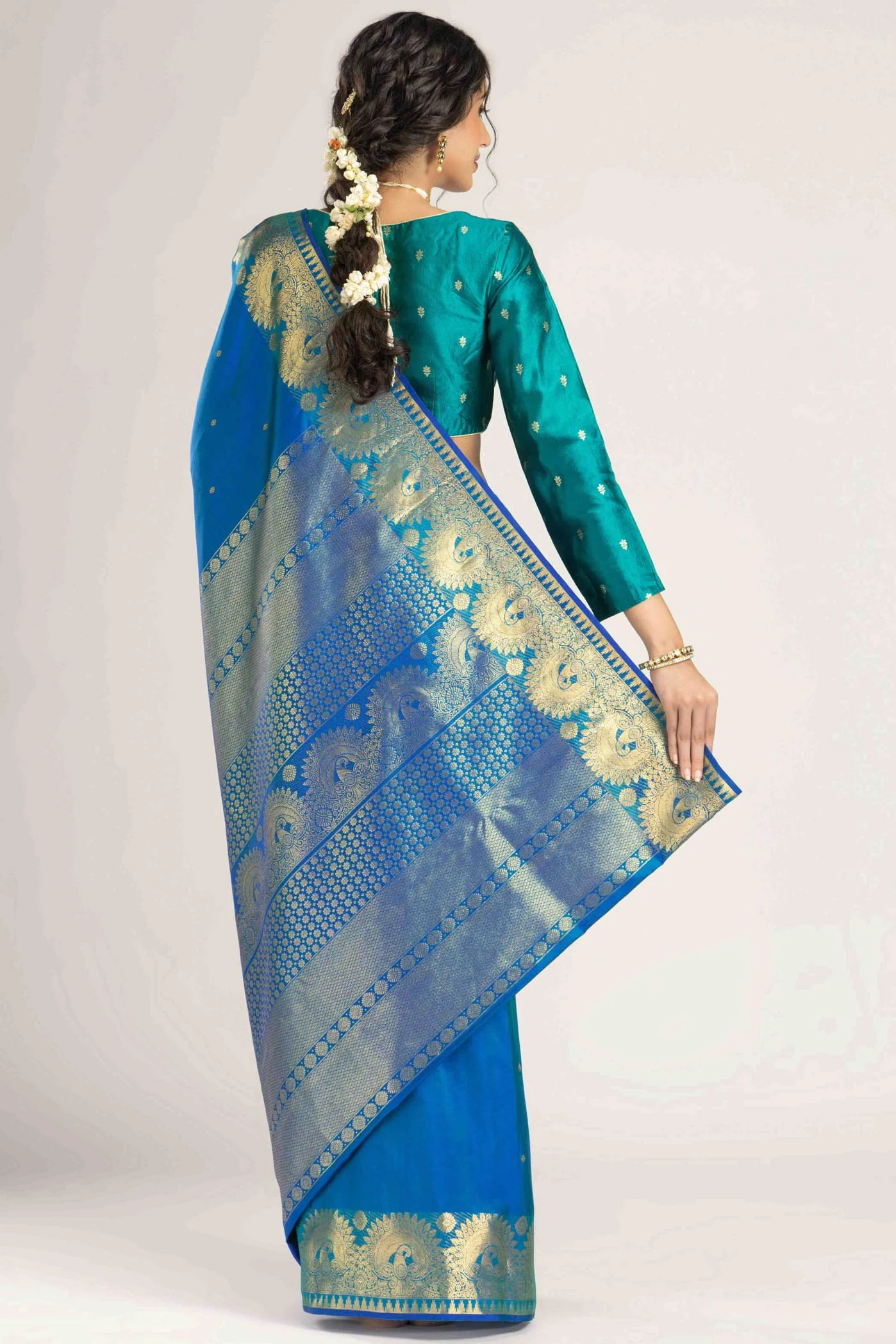 Sandhya-Blue with Green Dual Tone Kanchipuram Silk Saree - Image 8
