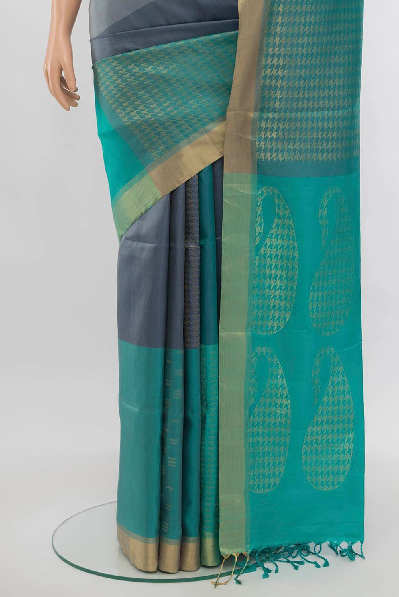 Multi Color Soft Silk Saree - Image 3