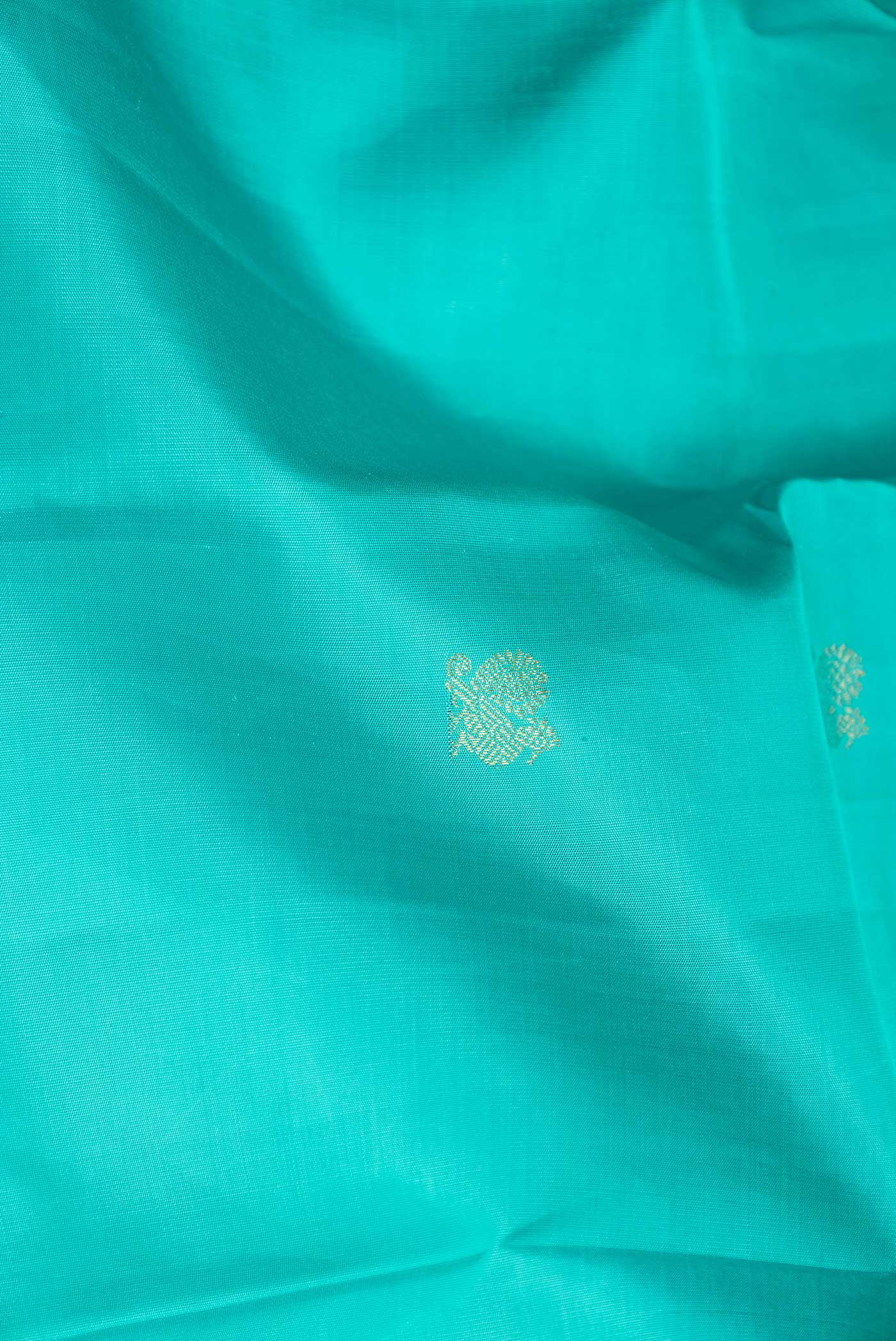 Sky Blue Dual Tone Kanjivaram Saree - Image 2