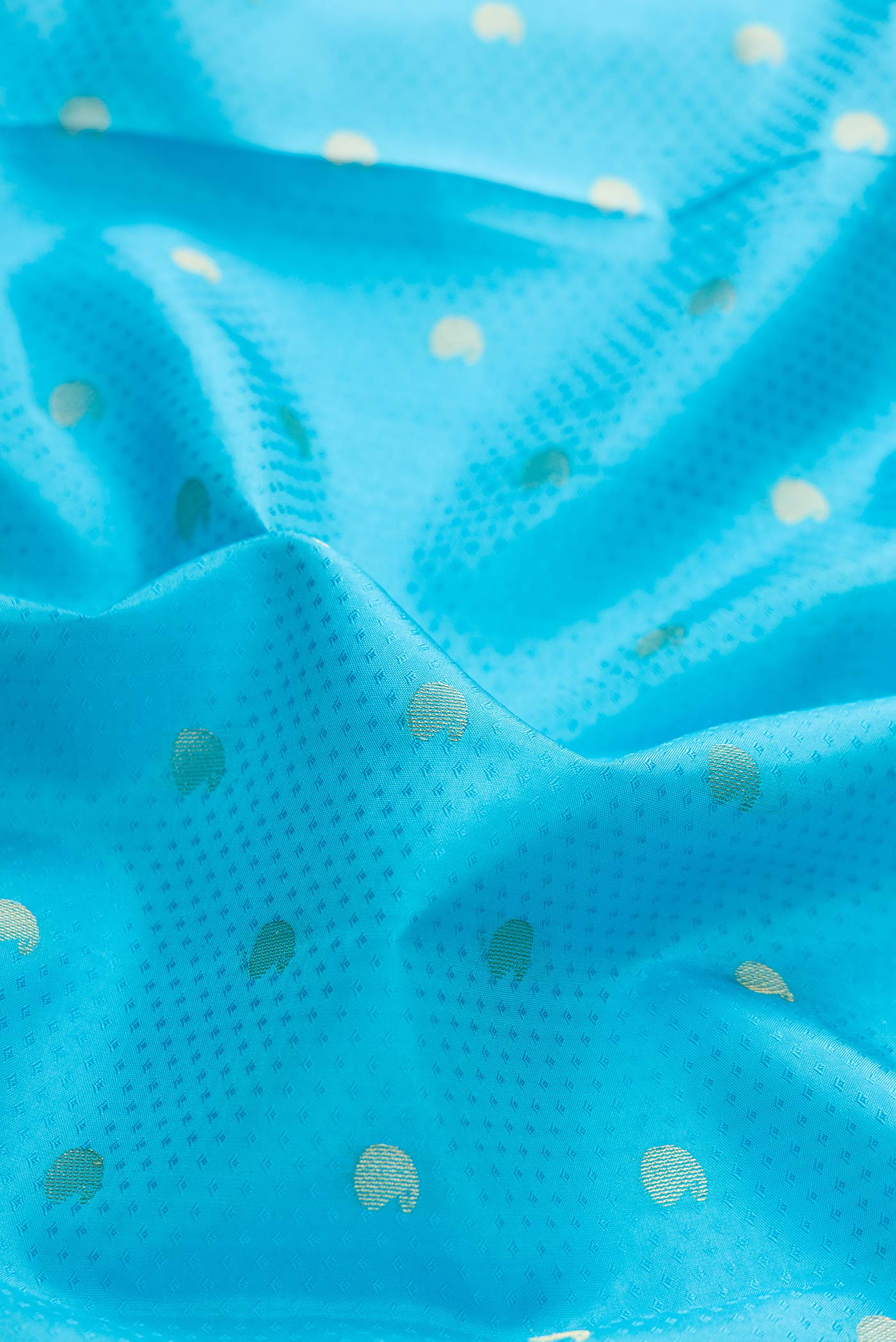 Sky Blue Dual Tone Kanchipuram Silk Saree - Image 2