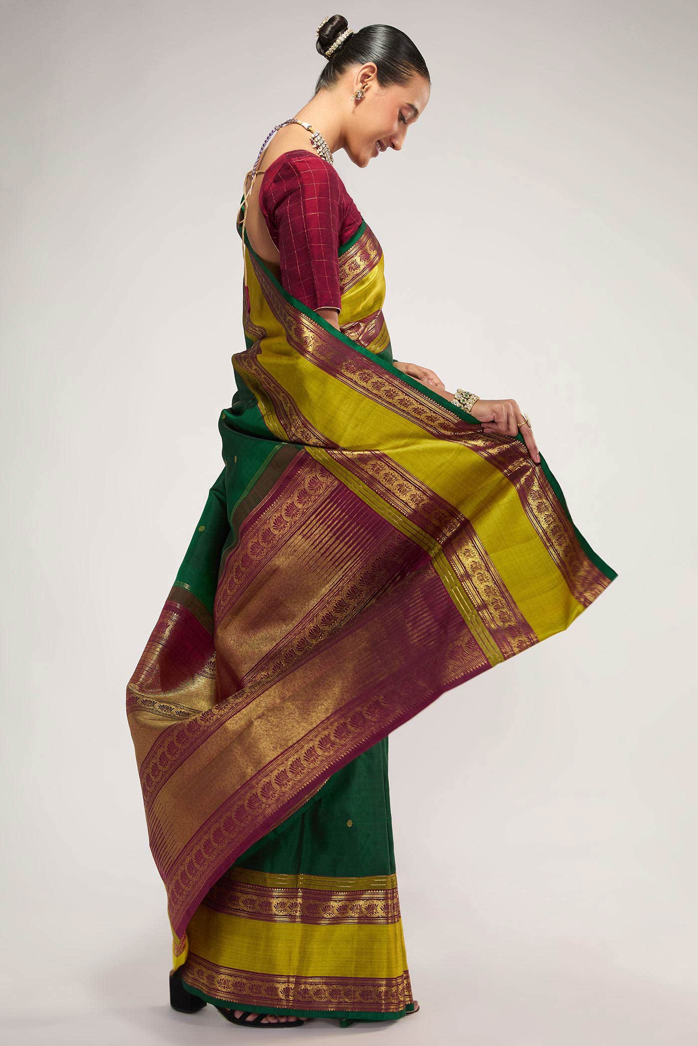 Tamira-Pure Silk Pure Gold Zari Green Kanchipuram Saree - Image 4