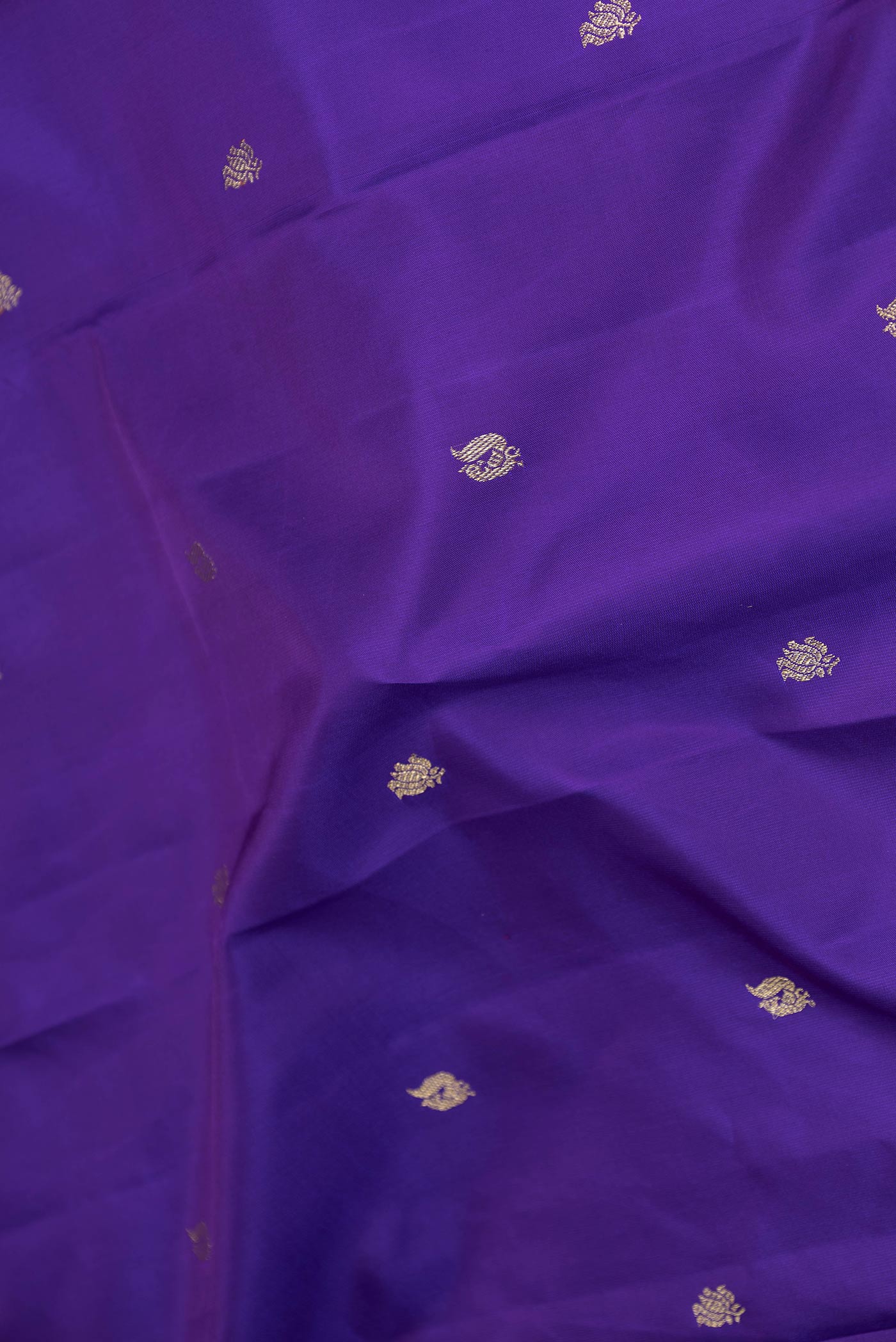 Violet Dual Tone Kanjivaram Saree - Image 2