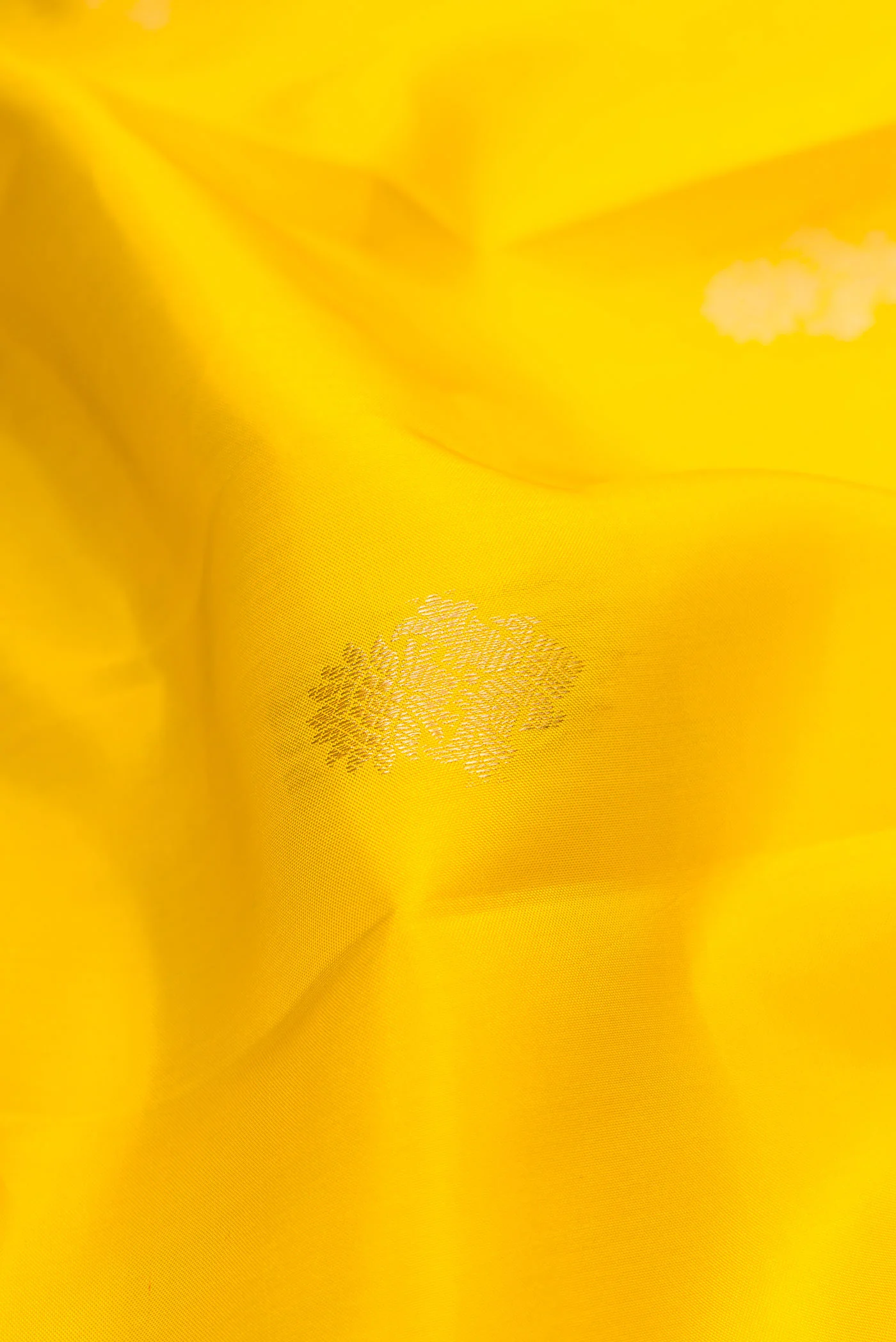Yellow Dual Tone Kanjivaram Silk Saree - Image 2